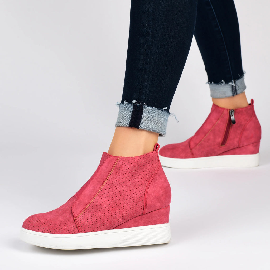 Womens Wide Width Round Toe Wedge Sneakers J282831
